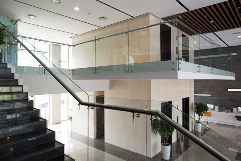 interior-design-modern-building_1262-3035